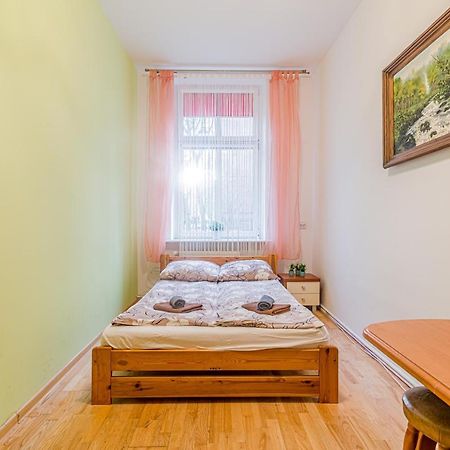 Room Near The Center Гданьск Экстерьер фото