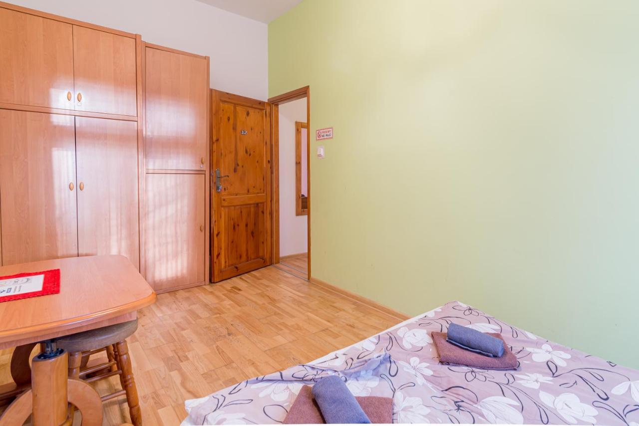 Room Near The Center Гданьск Экстерьер фото
