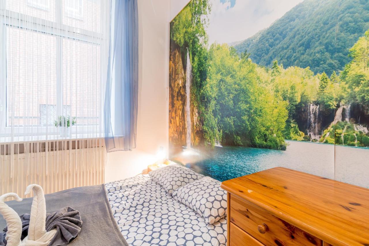Room Near The Center Гданьск Экстерьер фото